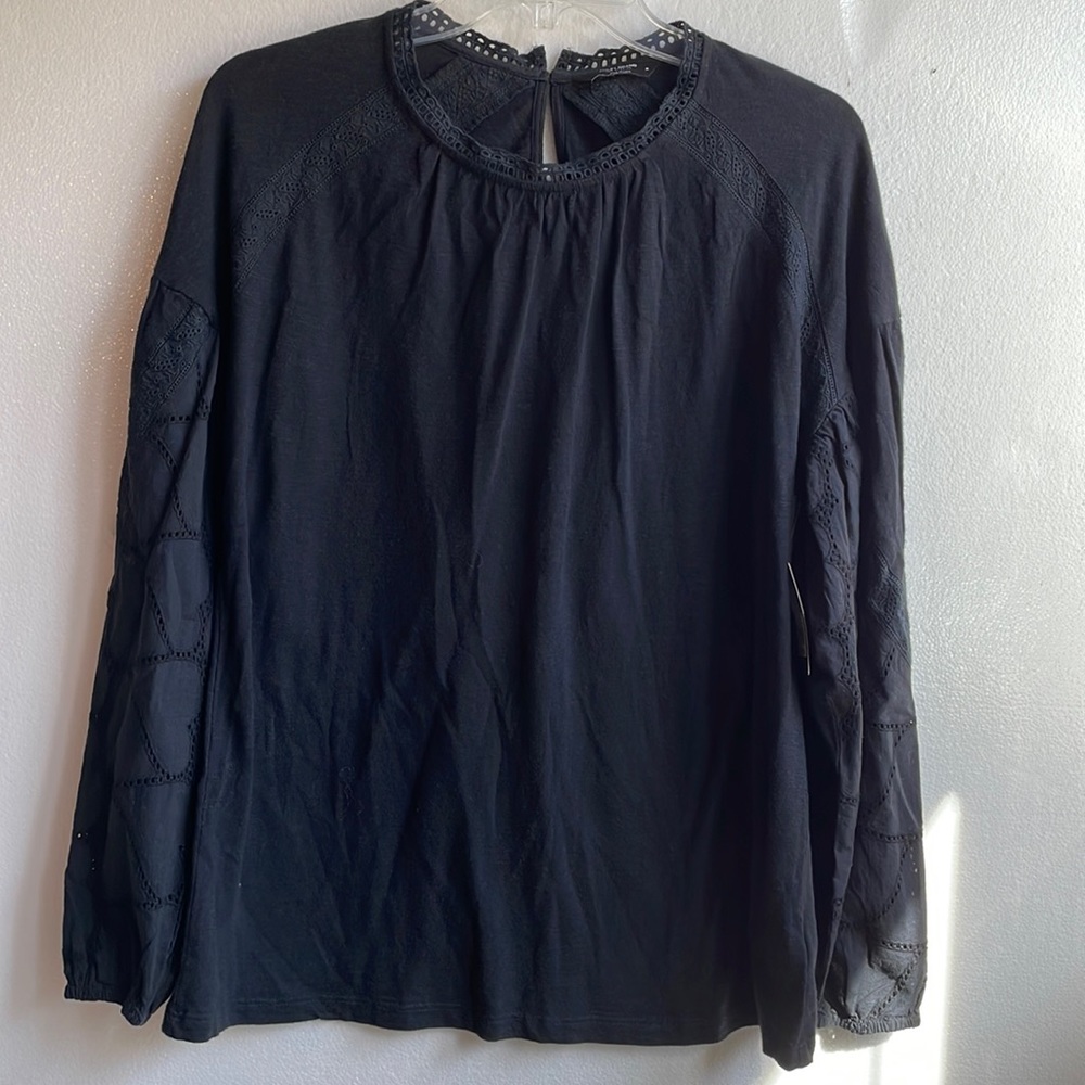 NWT Lucky Brand embroidered bishop sleeve keyhole back top size medium